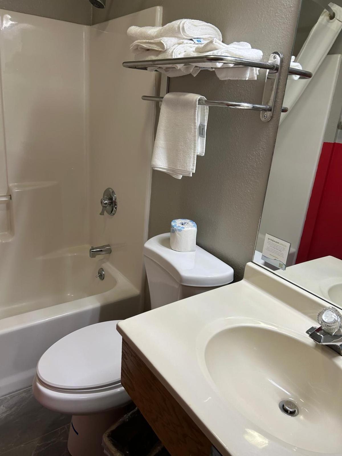 Super 8 By Wyndham Blair Hotel Ngoại thất bức ảnh