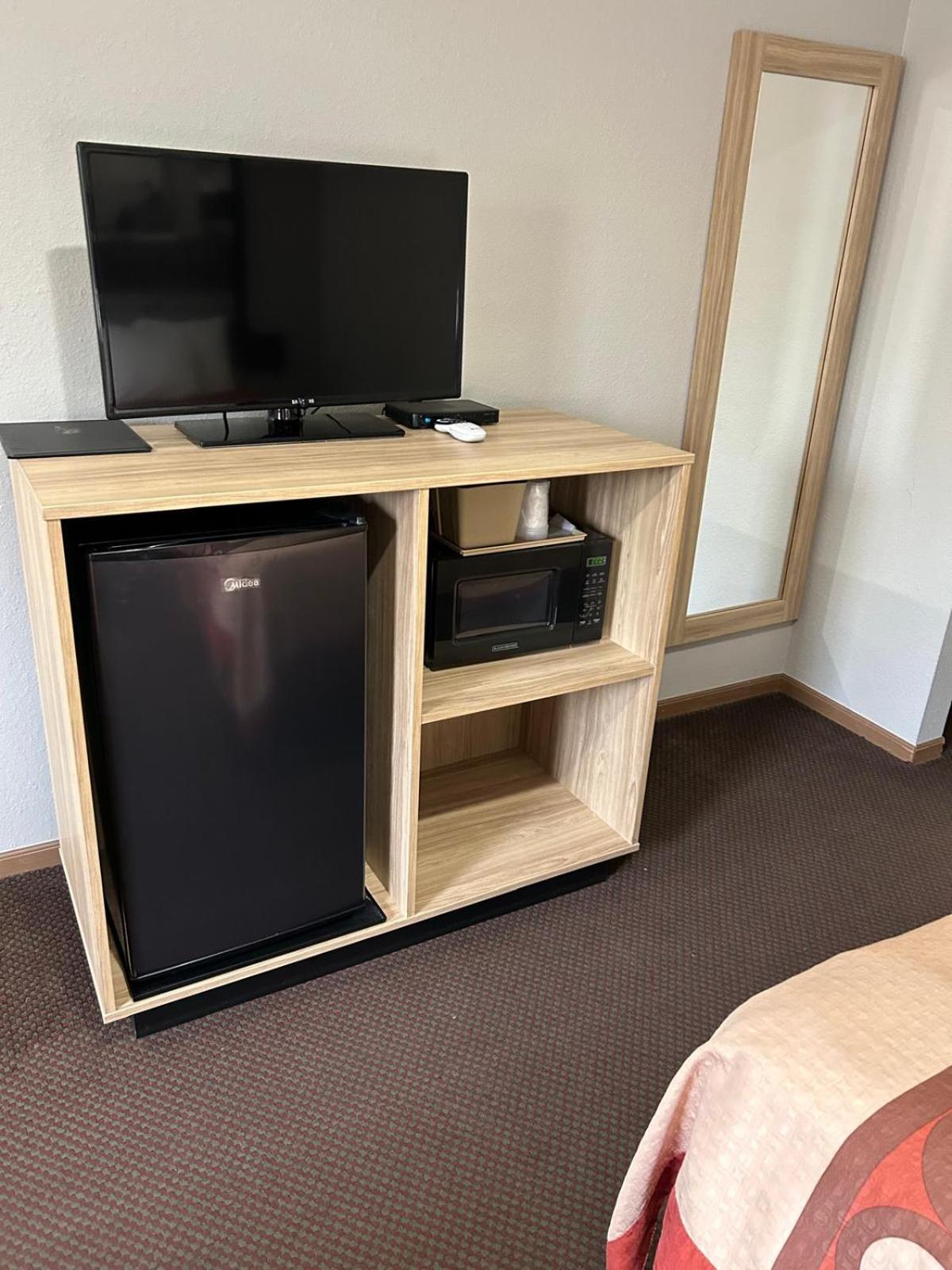 Super 8 By Wyndham Blair Hotel Ngoại thất bức ảnh